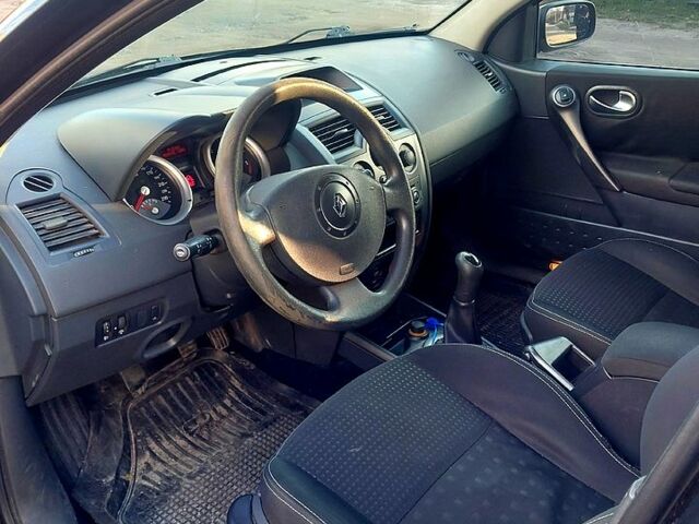 Черный Рено Меган, объемом двигателя 1.5 л и пробегом 230 тыс. км за 4850 $, фото 5 на Automoto.ua