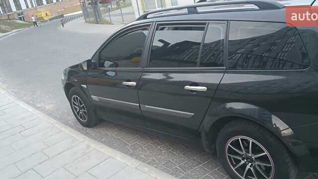 Черный Рено Меган, объемом двигателя 1.5 л и пробегом 302 тыс. км за 5300 $, фото 5 на Automoto.ua