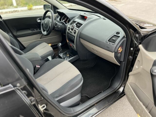 Черный Рено Меган, объемом двигателя 1.6 л и пробегом 204 тыс. км за 5199 $, фото 19 на Automoto.ua