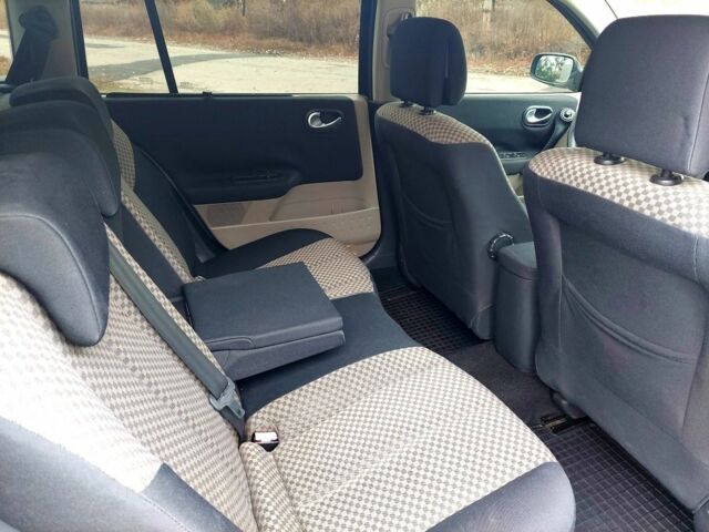 Черный Рено Меган, объемом двигателя 0 л и пробегом 250 тыс. км за 4400 $, фото 4 на Automoto.ua