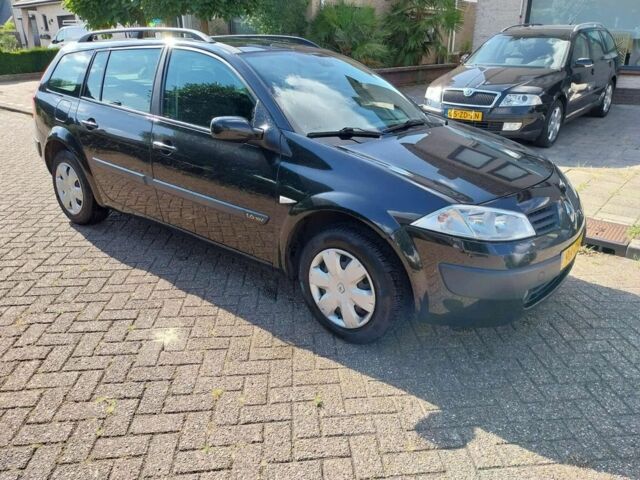 Черный Рено Меган, объемом двигателя 1.6 л и пробегом 265 тыс. км за 4200 $, фото 6 на Automoto.ua