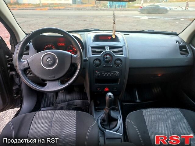 Черный Рено Меган, объемом двигателя 1.4 л и пробегом 216 тыс. км за 5000 $, фото 6 на Automoto.ua