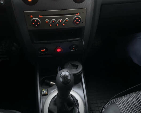 Чорний Рено Меган, об'ємом двигуна 1.6 л та пробігом 228 тис. км за 4900 $, фото 15 на Automoto.ua