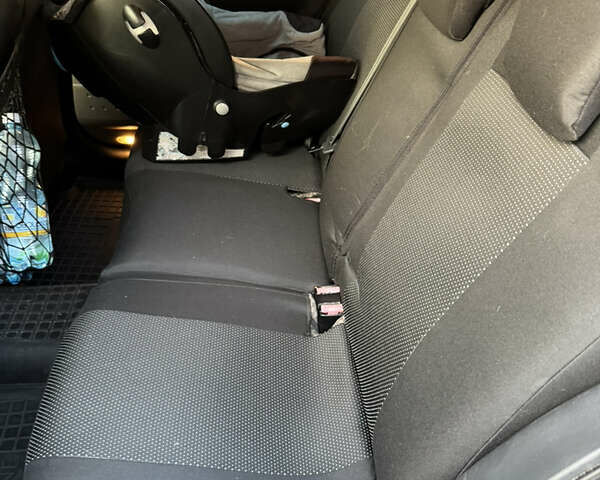 Чорний Рено Меган, об'ємом двигуна 1.6 л та пробігом 276 тис. км за 4700 $, фото 8 на Automoto.ua