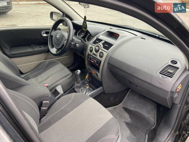 Черный Рено Меган, объемом двигателя 1.4 л и пробегом 140 тыс. км за 4900 $, фото 12 на Automoto.ua