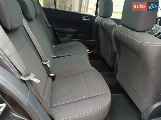 Черный Рено Меган, объемом двигателя 1.6 л и пробегом 223 тыс. км за 4399 $, фото 23 на Automoto.ua