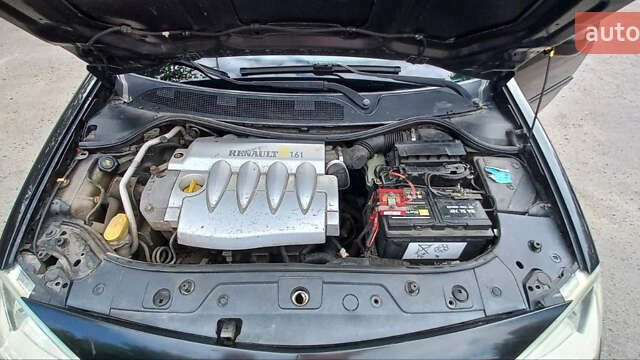 Черный Рено Меган, объемом двигателя 1.6 л и пробегом 215 тыс. км за 5000 $, фото 8 на Automoto.ua