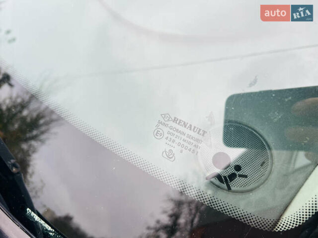 Чорний Рено Меган, об'ємом двигуна 1.6 л та пробігом 208 тис. км за 4850 $, фото 10 на Automoto.ua