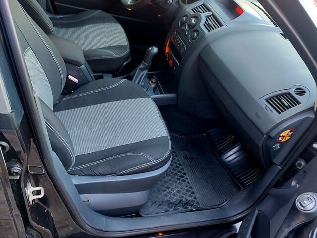 Черный Рено Меган, объемом двигателя 1.4 л и пробегом 216 тыс. км за 5000 $, фото 9 на Automoto.ua