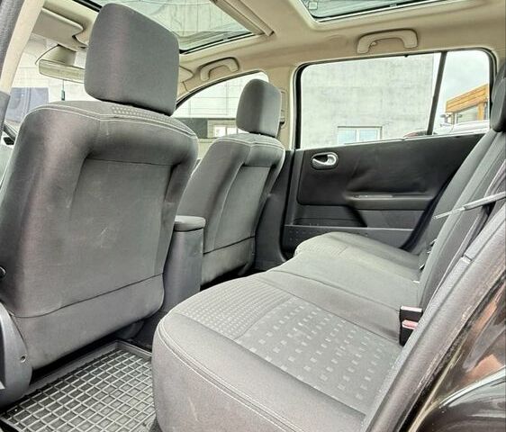 Черный Рено Меган, объемом двигателя 1.6 л и пробегом 216 тыс. км за 5300 $, фото 7 на Automoto.ua