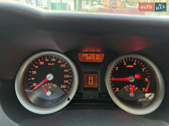 Чорний Рено Меган, об'ємом двигуна 1.6 л та пробігом 276 тис. км за 4700 $, фото 5 на Automoto.ua