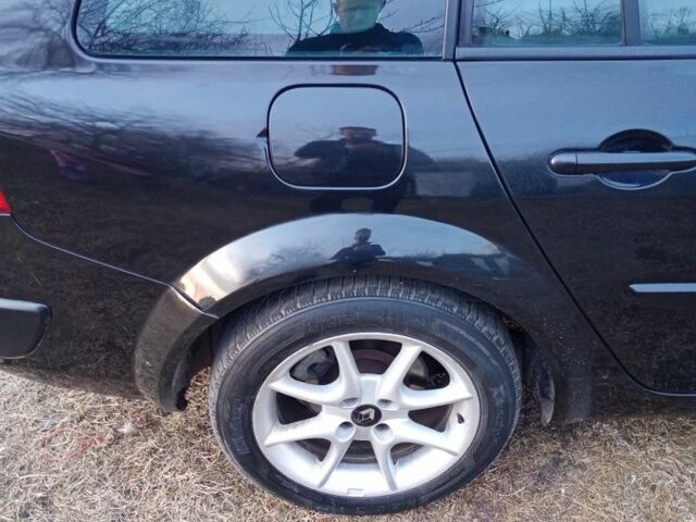 Черный Рено Меган, объемом двигателя 1.6 л и пробегом 273 тыс. км за 3797 $, фото 3 на Automoto.ua