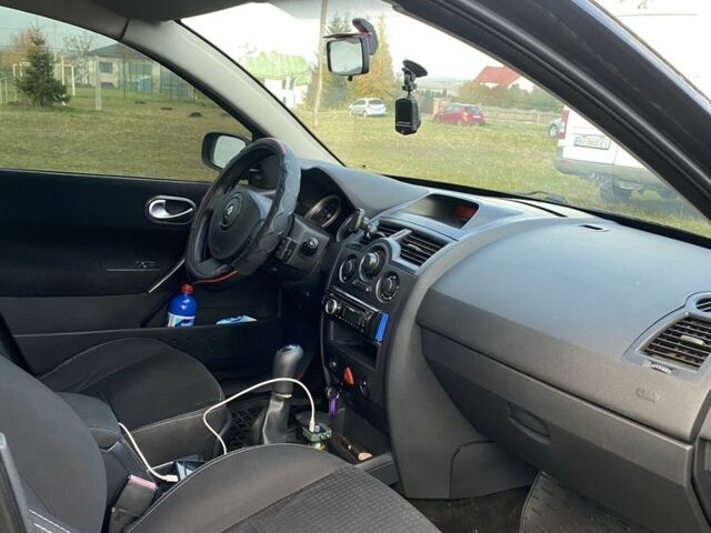 Черный Рено Меган, объемом двигателя 1.6 л и пробегом 290 тыс. км за 3750 $, фото 7 на Automoto.ua