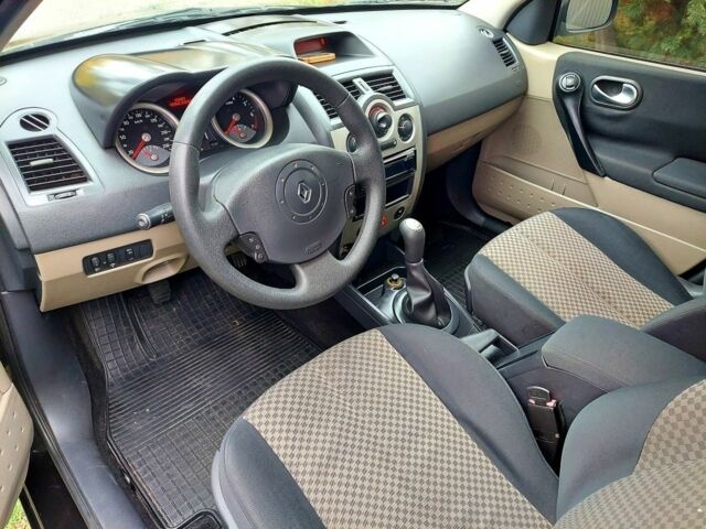 Черный Рено Меган, объемом двигателя 0 л и пробегом 250 тыс. км за 4400 $, фото 7 на Automoto.ua