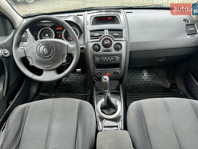 Черный Рено Меган, объемом двигателя 1.46 л и пробегом 330 тыс. км за 4850 $, фото 10 на Automoto.ua
