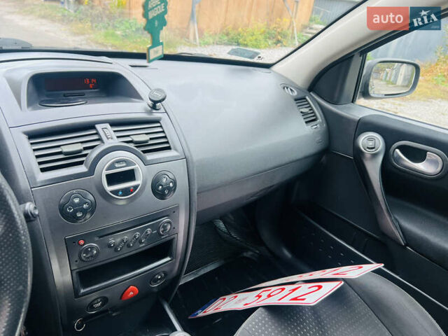 Чорний Рено Меган, об'ємом двигуна 1.6 л та пробігом 208 тис. км за 4850 $, фото 26 на Automoto.ua