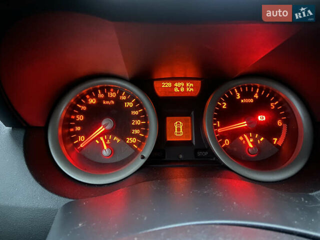 Чорний Рено Меган, об'ємом двигуна 1.6 л та пробігом 228 тис. км за 4900 $, фото 14 на Automoto.ua