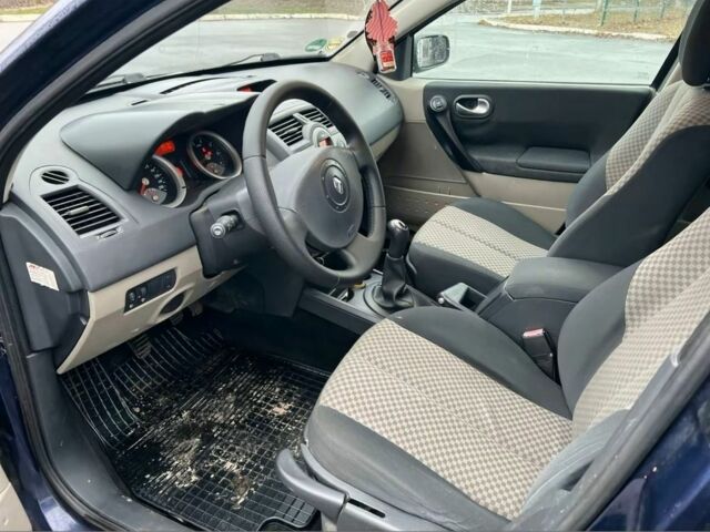 Черный Рено Меган, объемом двигателя 1.6 л и пробегом 204 тыс. км за 5199 $, фото 5 на Automoto.ua