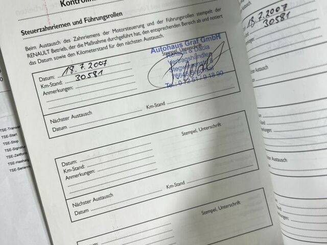 Черный Рено Меган, объемом двигателя 1.6 л и пробегом 204 тыс. км за 5500 $, фото 11 на Automoto.ua