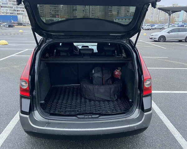 Чорний Рено Меган, об'ємом двигуна 1.6 л та пробігом 228 тис. км за 4900 $, фото 11 на Automoto.ua