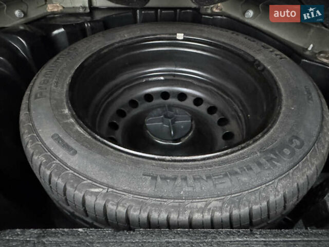 Черный Рено Меган, объемом двигателя 1.6 л и пробегом 203 тыс. км за 4850 $, фото 28 на Automoto.ua