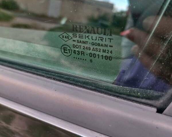 Черный Рено Меган, объемом двигателя 1.6 л и пробегом 211 тыс. км за 5999 $, фото 24 на Automoto.ua