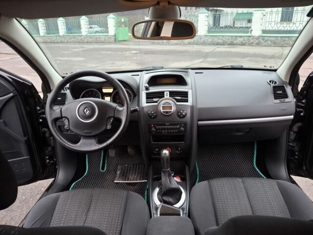 Черный Рено Меган, объемом двигателя 1.6 л и пробегом 226 тыс. км за 4999 $, фото 17 на Automoto.ua