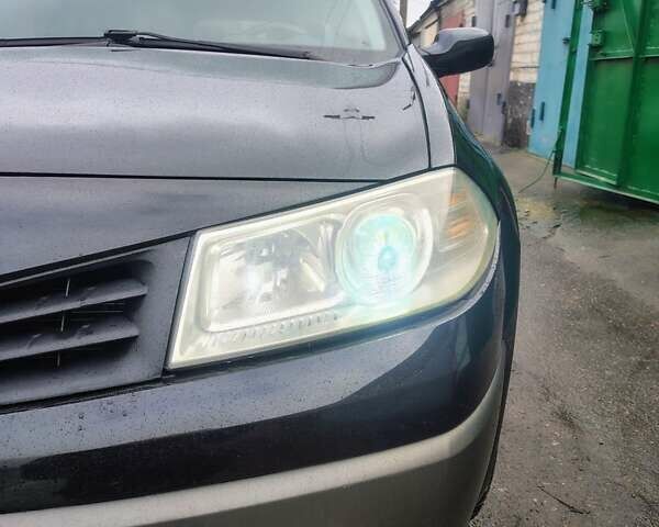 Черный Рено Меган, объемом двигателя 2 л и пробегом 261 тыс. км за 5500 $, фото 4 на Automoto.ua