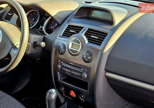 Черный Рено Меган, объемом двигателя 0 л и пробегом 198 тыс. км за 4999 $, фото 11 на Automoto.ua