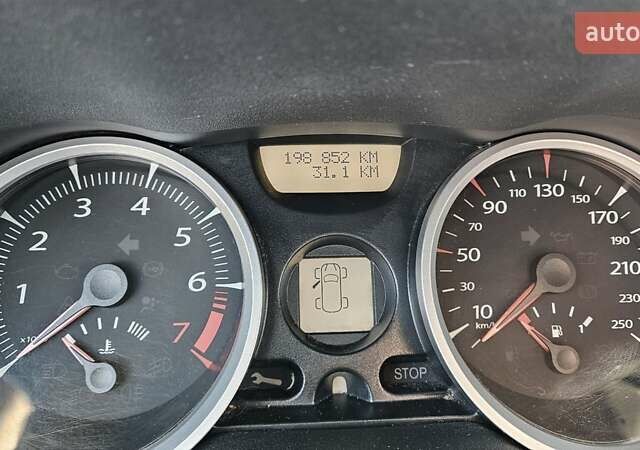 Черный Рено Меган, объемом двигателя 0 л и пробегом 198 тыс. км за 4999 $, фото 15 на Automoto.ua