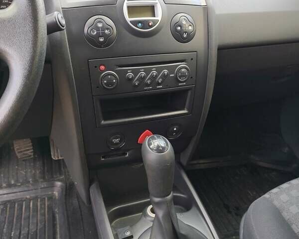 Черный Рено Меган, объемом двигателя 1.6 л и пробегом 181 тыс. км за 5900 $, фото 25 на Automoto.ua