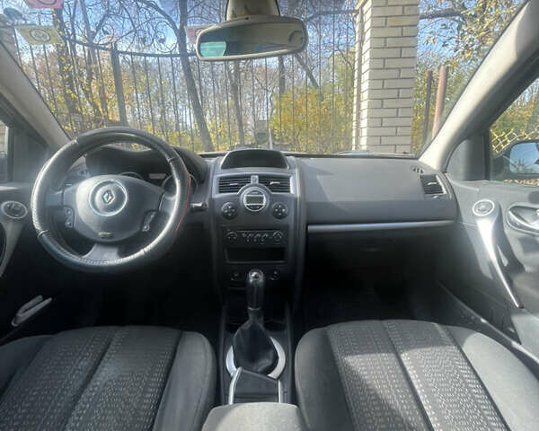 Черный Рено Меган, объемом двигателя 1.6 л и пробегом 264 тыс. км за 3700 $, фото 7 на Automoto.ua