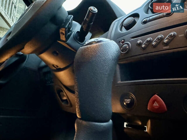 Черный Рено Меган, объемом двигателя 1.6 л и пробегом 68 тыс. км за 6899 $, фото 29 на Automoto.ua