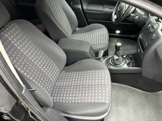 Черный Рено Меган, объемом двигателя 1.6 л и пробегом 229 тыс. км за 5400 $, фото 19 на Automoto.ua