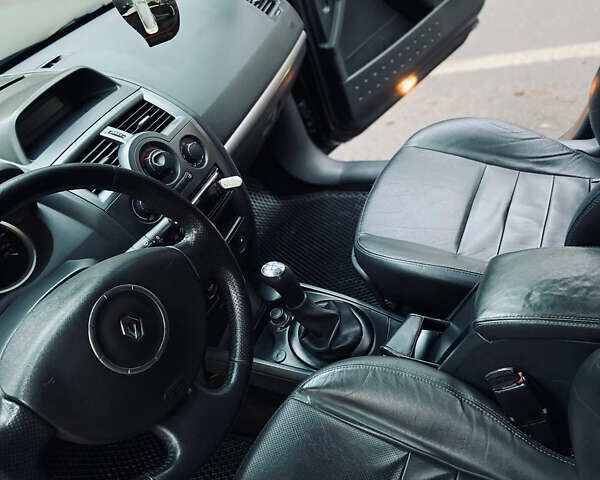 Черный Рено Меган, объемом двигателя 1.6 л и пробегом 326 тыс. км за 4900 $, фото 18 на Automoto.ua