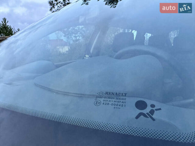 Черный Рено Меган, объемом двигателя 1.6 л и пробегом 68 тыс. км за 6899 $, фото 40 на Automoto.ua