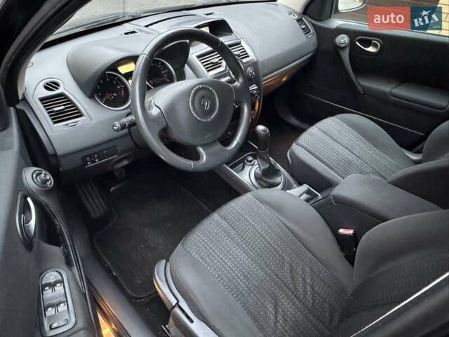 Черный Рено Меган, объемом двигателя 1.6 л и пробегом 203 тыс. км за 4850 $, фото 14 на Automoto.ua