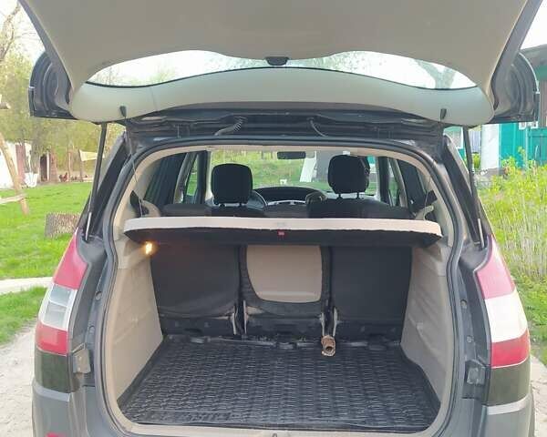 Черный Рено Меган, объемом двигателя 1.6 л и пробегом 202 тыс. км за 5200 $, фото 1 на Automoto.ua