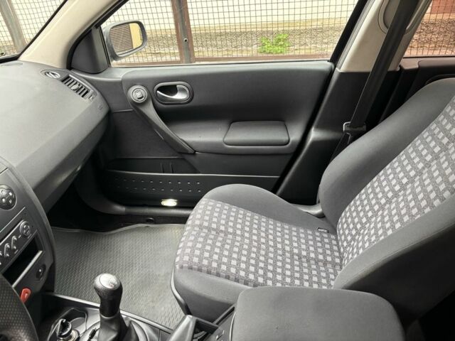 Черный Рено Меган, объемом двигателя 1.6 л и пробегом 229 тыс. км за 5400 $, фото 14 на Automoto.ua