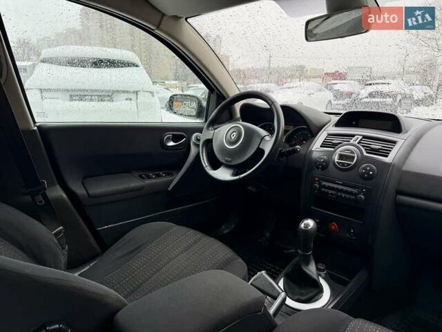 Чорний Рено Меган, об'ємом двигуна 1.6 л та пробігом 258 тис. км за 5500 $, фото 10 на Automoto.ua