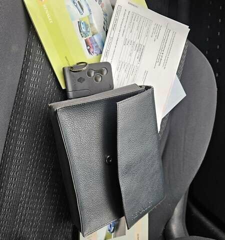 Черный Рено Меган, объемом двигателя 1.6 л и пробегом 199 тыс. км за 4850 $, фото 17 на Automoto.ua