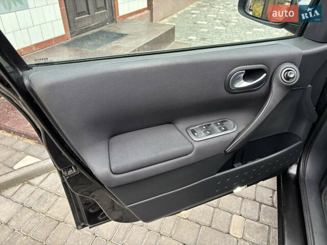 Черный Рено Меган, объемом двигателя 1.6 л и пробегом 229 тыс. км за 5100 $, фото 9 на Automoto.ua