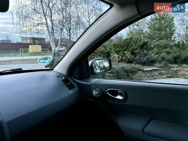 Черный Рено Меган, объемом двигателя 1.6 л и пробегом 68 тыс. км за 6899 $, фото 45 на Automoto.ua
