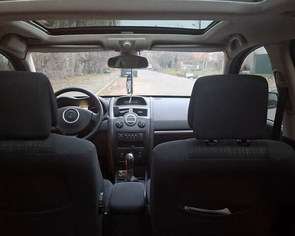 Черный Рено Меган, объемом двигателя 1.6 л и пробегом 215 тыс. км за 5700 $, фото 2 на Automoto.ua