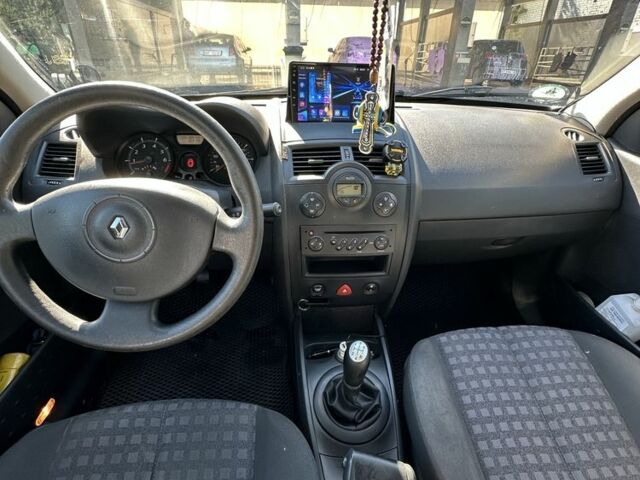 Черный Рено Меган, объемом двигателя 1.6 л и пробегом 239 тыс. км за 4700 $, фото 5 на Automoto.ua