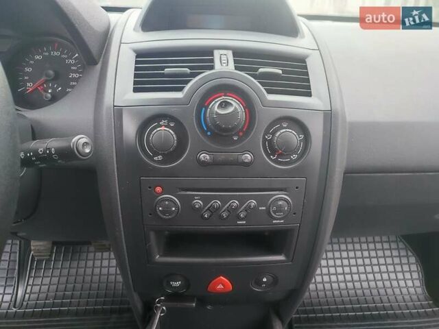 Чорний Рено Меган, об'ємом двигуна 1.6 л та пробігом 163 тис. км за 5600 $, фото 41 на Automoto.ua