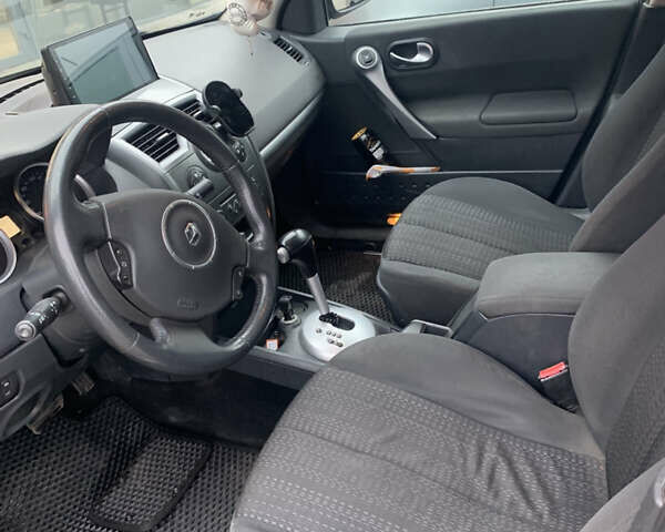 Чорний Рено Меган, об'ємом двигуна 2 л та пробігом 180 тис. км за 4500 $, фото 6 на Automoto.ua