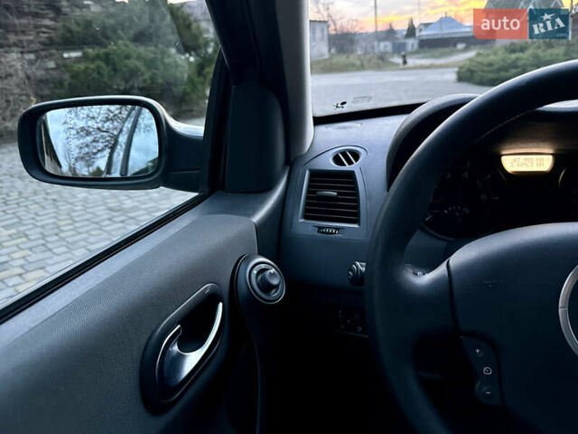 Черный Рено Меган, объемом двигателя 1.6 л и пробегом 68 тыс. км за 6899 $, фото 42 на Automoto.ua