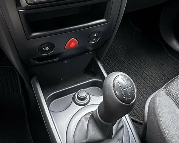 Черный Рено Меган, объемом двигателя 1.6 л и пробегом 203 тыс. км за 4850 $, фото 23 на Automoto.ua