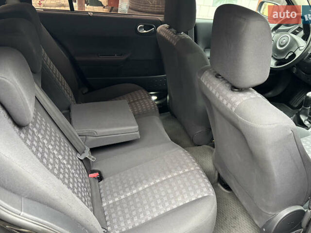 Черный Рено Меган, объемом двигателя 1.6 л и пробегом 229 тыс. км за 5400 $, фото 25 на Automoto.ua